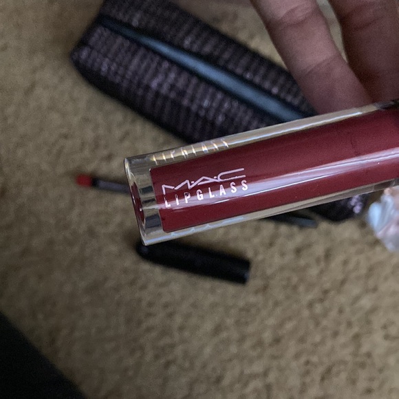 MAC Starlit Lip Bag: Red NWT - Picture 7 of 11